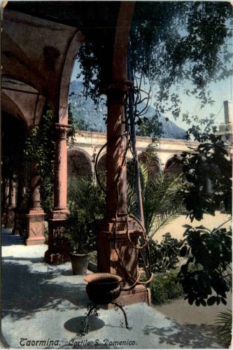 Taormina - Cortile S Domenico