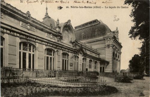 Neris-les-Bains, La jacade du Casino