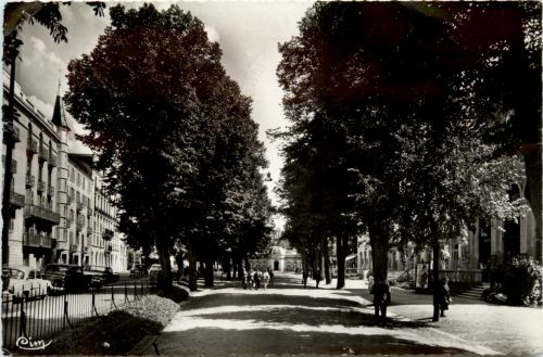 Neris-les-Bains, Station Thermale, Le Pare des Tilleuls et la Rue Boisro