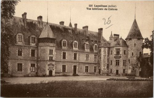 Lapalisse, Vue interieure du Chateau
