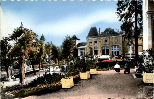 Bourbon-LÀrchambault - le Casino des Thermes