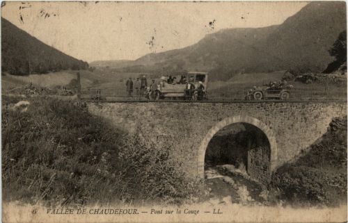 Vallee de Chaudefour, Pont sur la Couze