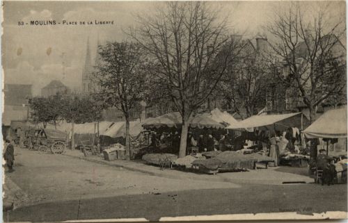 Moulins, Place de la Liberte