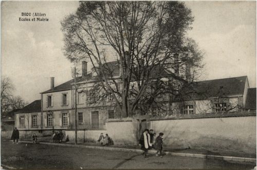 Diou, Ecoles et mairie
