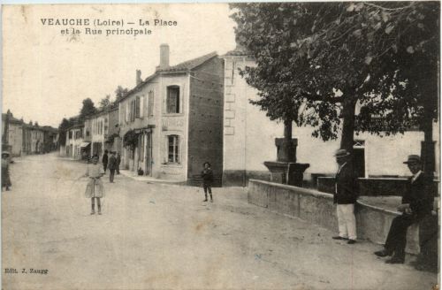 Veauche, La Place et la Rue principale