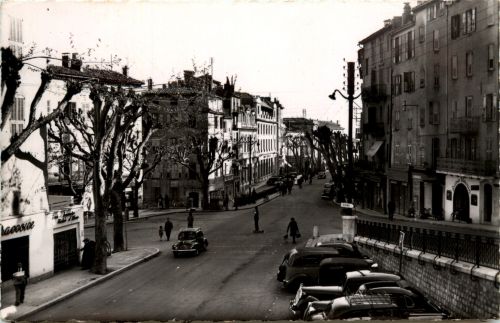Grasse, Le Carrefour