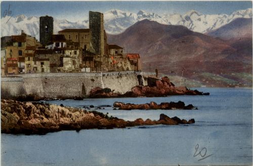 Antibes, et la Chaine des Alpes