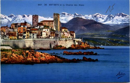 Antibes, et la Chaine des Alpes
