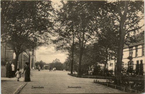Zaandam - Stationsplein