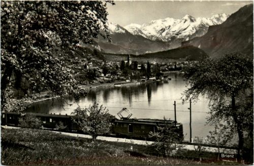 Brienz mit Eisenbahn