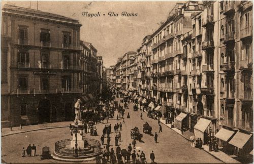 Napoli - Via Roma