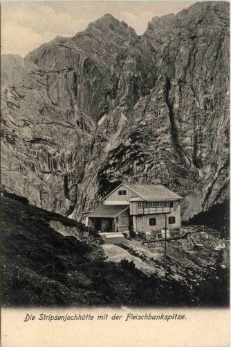 Stripsenjochhütte mit der Fleischbankspitze
