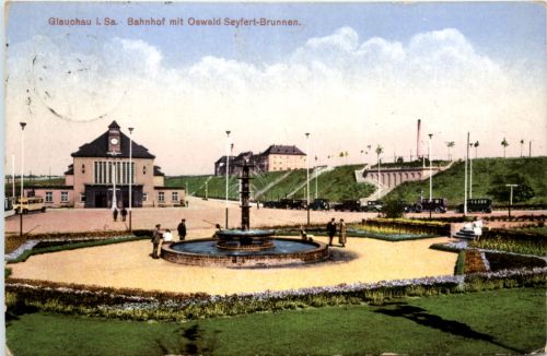 Glauchau, Bahnhof mit Oswald Seyfert-Brunnen