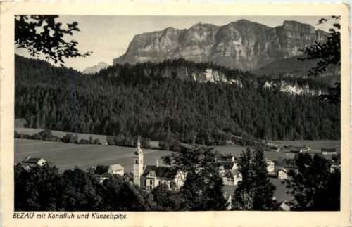 Bezau mit kanisfluh und Künzelspitze