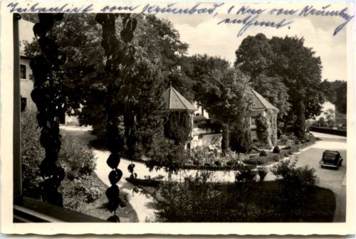 Krumbad, Blick von der Wandelhalle in den Garten