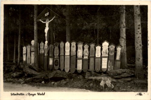Totenbretter im Bayr. Wald