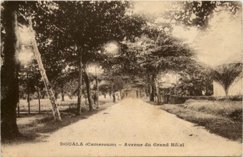 Cameroum - Douala - Avenue du Grand hotel