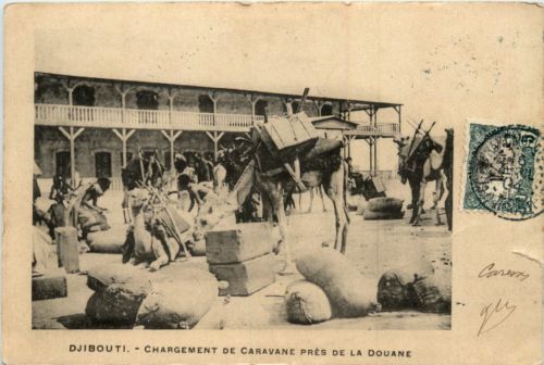 Djibouti - Chargement de Caravane pres de la Douane