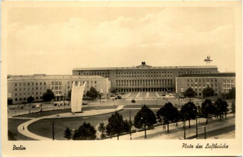 Berlin, Platz der Luftbrücke