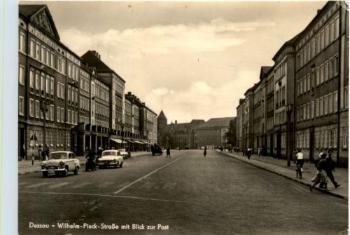 Dessau, Wilhelm-Pieck-Strasse mit Blick zur Post