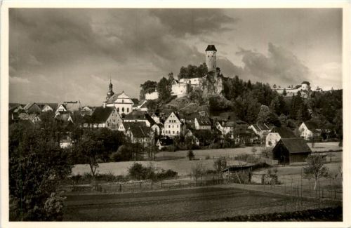 Neuhaus a.d. Pegnitz mit Burg Veldenstein