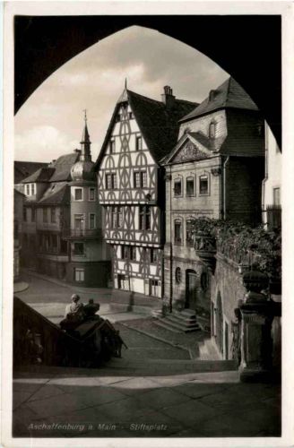 Aschaffenburg, Stiftsplatz
