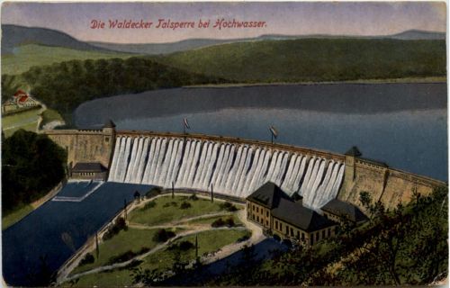 Die Waldecker Talsperre bei hochwasser
