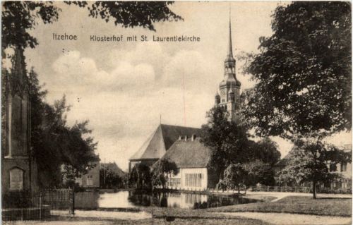 Itzehoe, Klosterhof mit St. Laurentiekirche