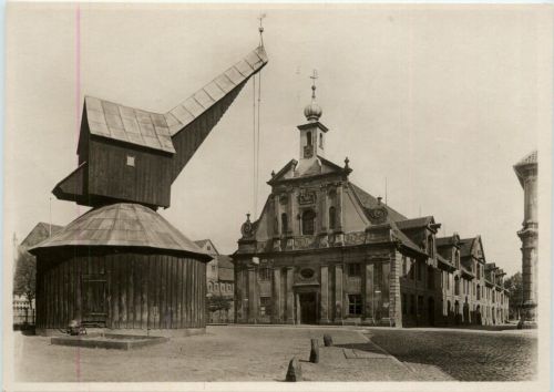 Lüneburg, Kaufhaus 1741 und Kran von 1482 und 1537