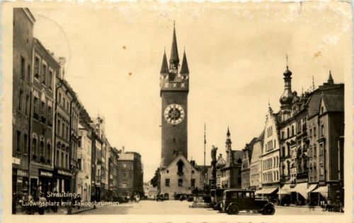 Straubing, Ludwigsplatz mit Jakobsbrunnen