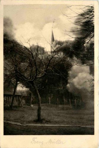 Kirche in Guillemont bei Bapaume im Augenblick der Sprengung