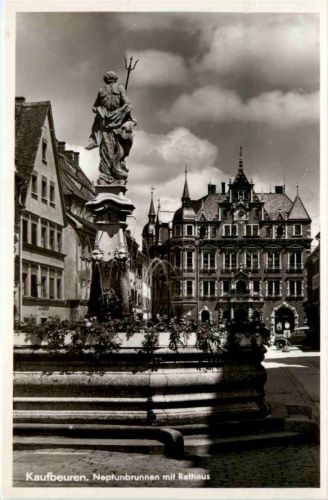 Kaufbeuren - Neptunbrunnen mit Rathaus