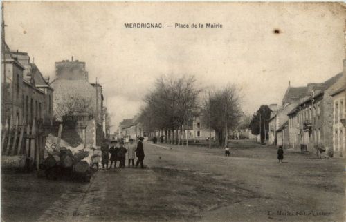 Merdrignac - Place de la Mairie