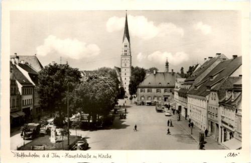 Pfaffenhofen, Hauptstrasse mit Kirche