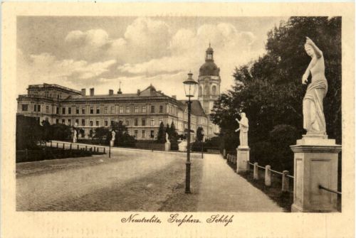 Neustrelitz, Schloss