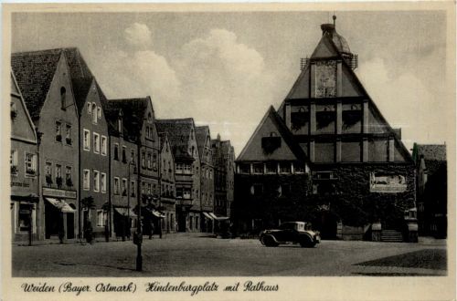 Weiden, Hindenburgplatz mit Rathaus