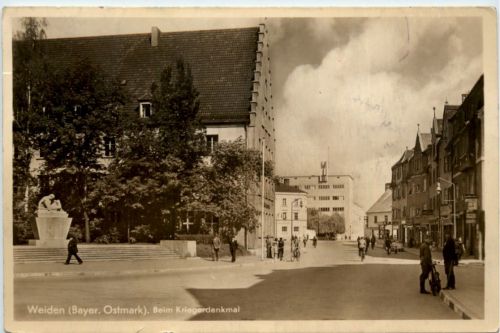 Weiden, Beim Kriegerdenkmal