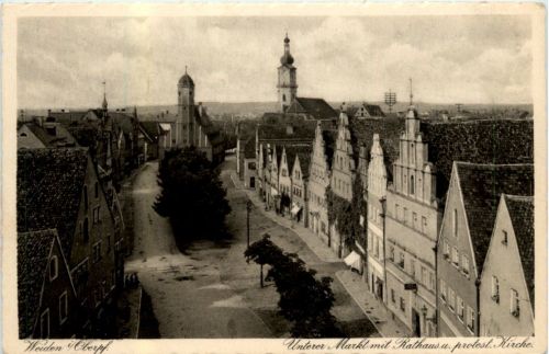 Weiden, Unterer Markt mit Rathaus und protest. Kirche