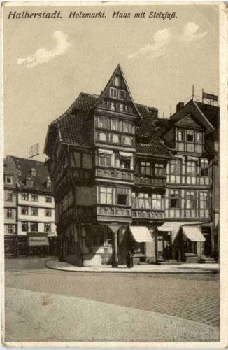 Halberstadt, Holzmarkt, Haus mit Stelzfuss