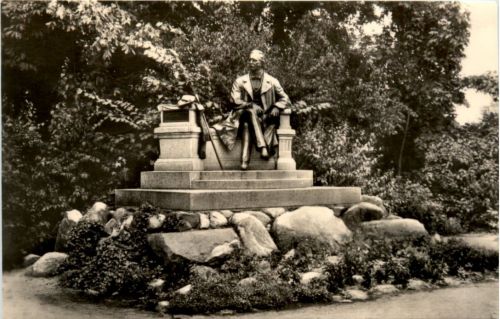 Neuruppin, Theodor-Fontane-Denkmal