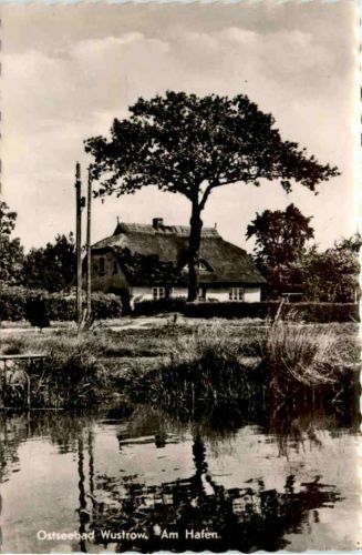 Wustrow, Am Hafen