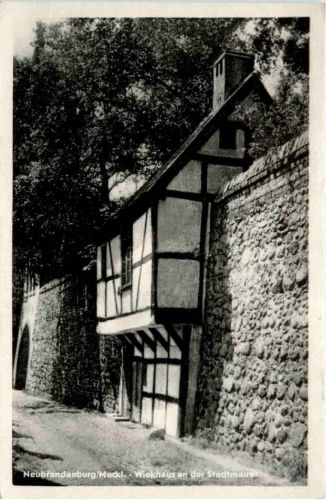 Neubrandenburg, Wiekhaus an der Stadtmauer