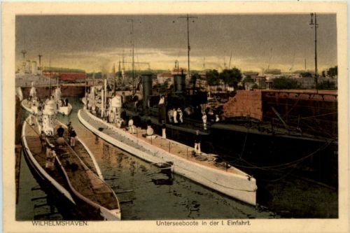 Wilhelmshaven - Unterseeboote in der Einfahrt
