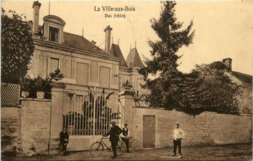 La Ville aux Bois - Schloss