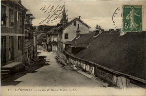 La Bouille - La Rue de Maison Brulee