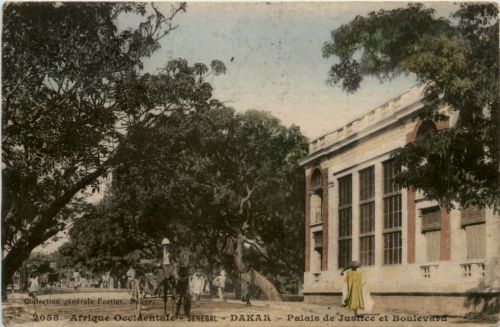 Dakar - Palais de Justice et Boulevard