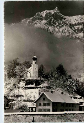 Glarus - Burgkapelle mit Wiggis