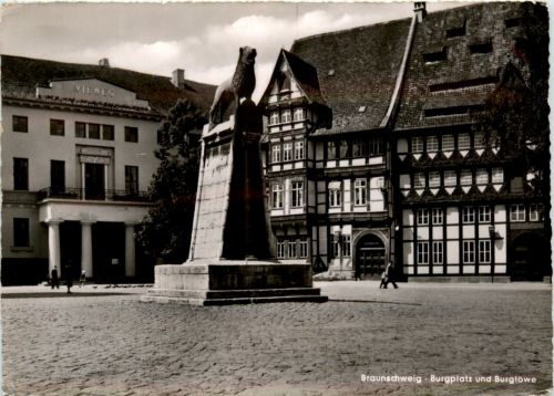 Braunschweig, Burgplatz und Burglöwe
