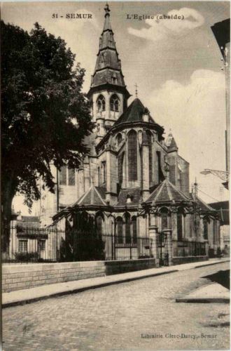Semur, LÈglise