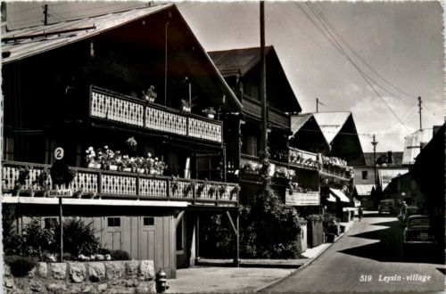 Leysin, Village